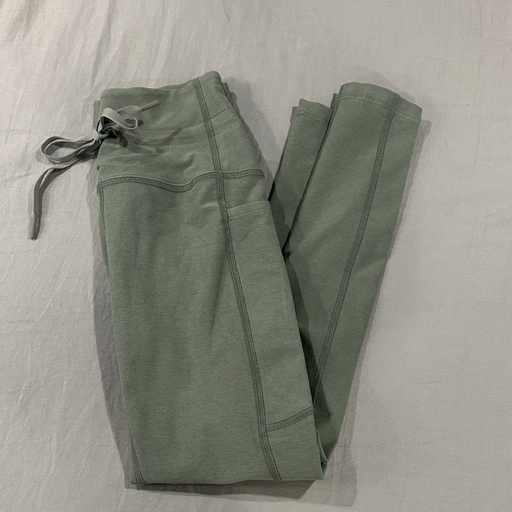 Beyond Yoga Sage Green Leggings with Pockets